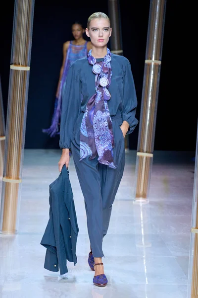 Look 12